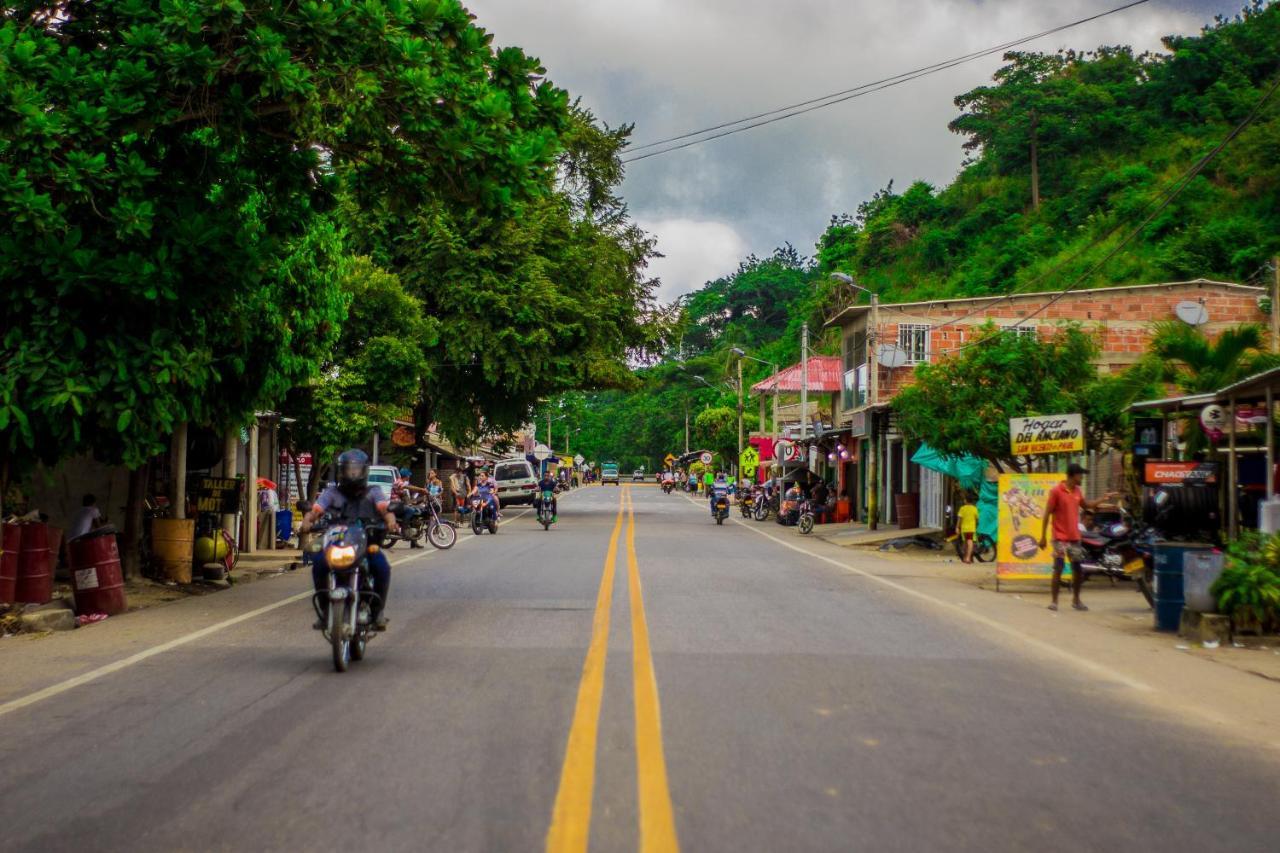 Puerto Caribe Hostal Гуачака Экстерьер фото