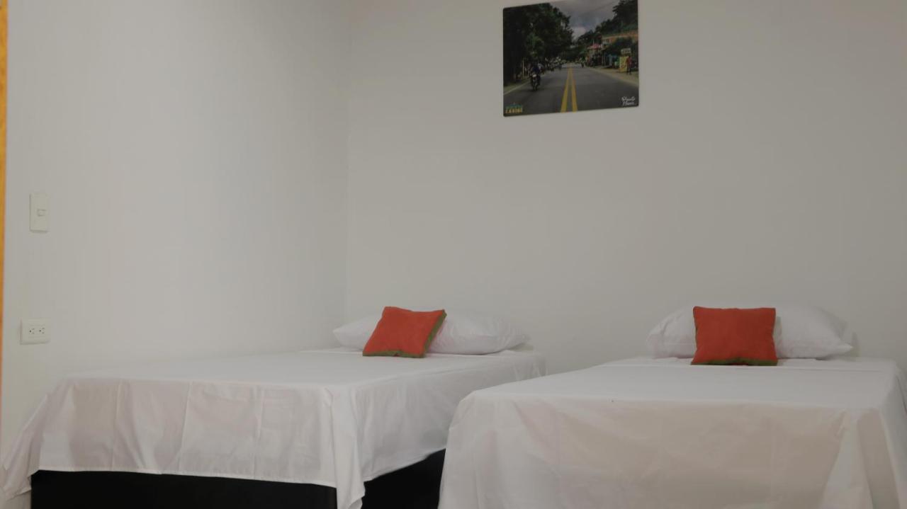 Puerto Caribe Hostal Гуачака Экстерьер фото