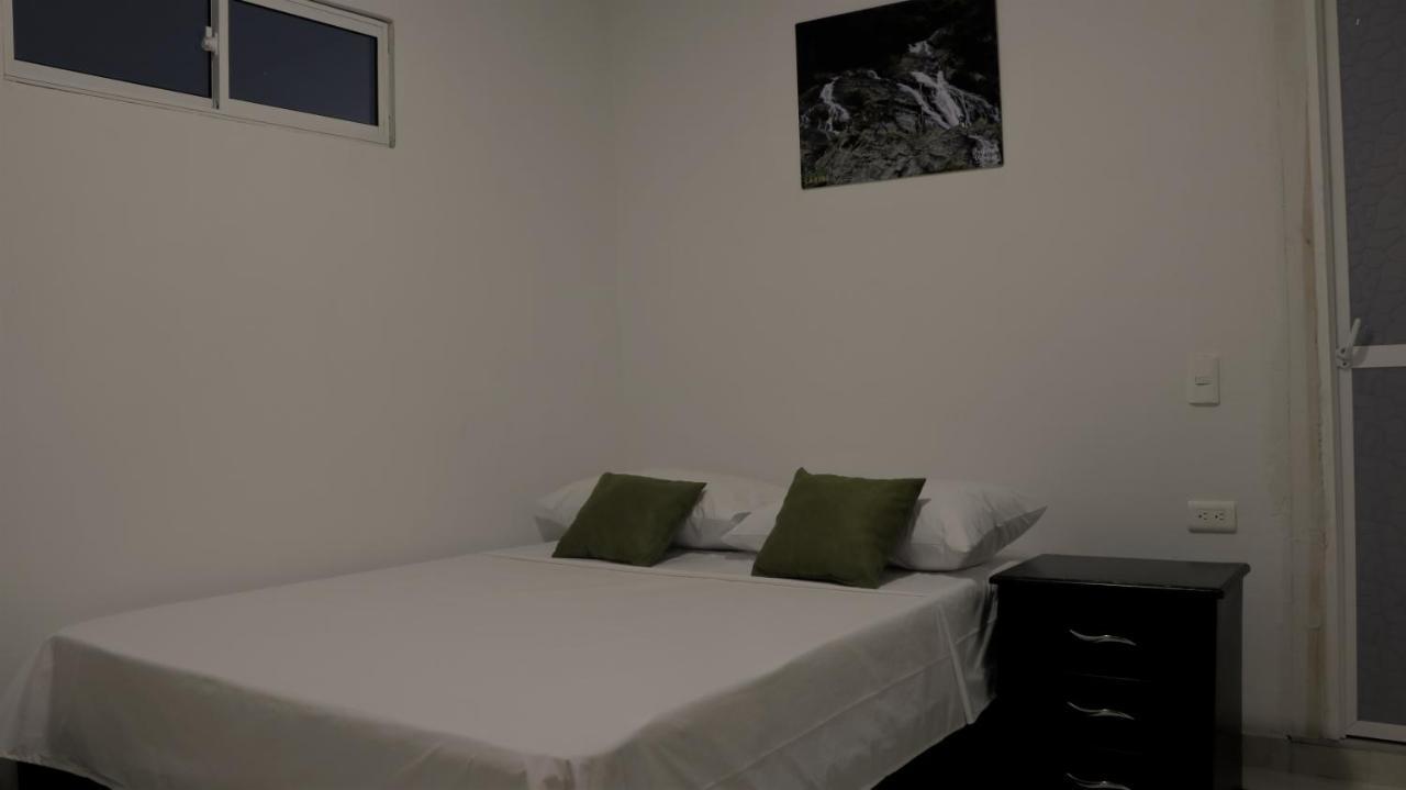 Puerto Caribe Hostal Гуачака Экстерьер фото