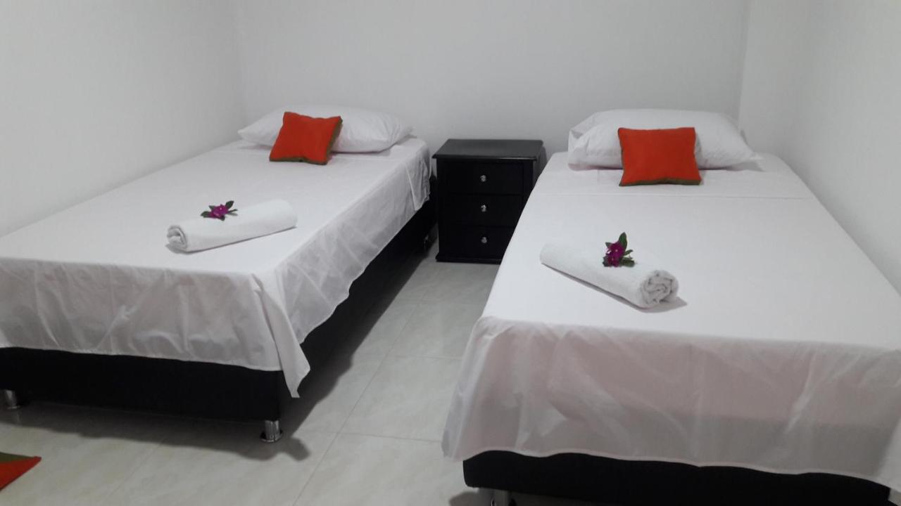 Puerto Caribe Hostal Гуачака Экстерьер фото